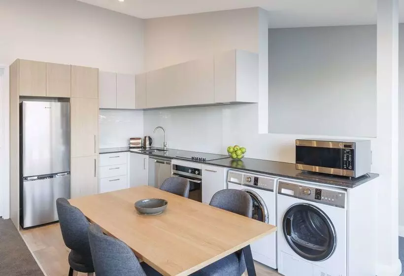 Отель Oaks Queenstown Shores Resort