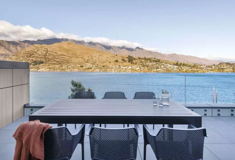 Отель Oaks Queenstown Shores Resort