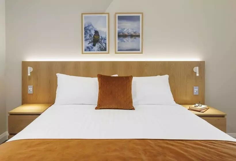 Отель Oaks Queenstown Shores Resort