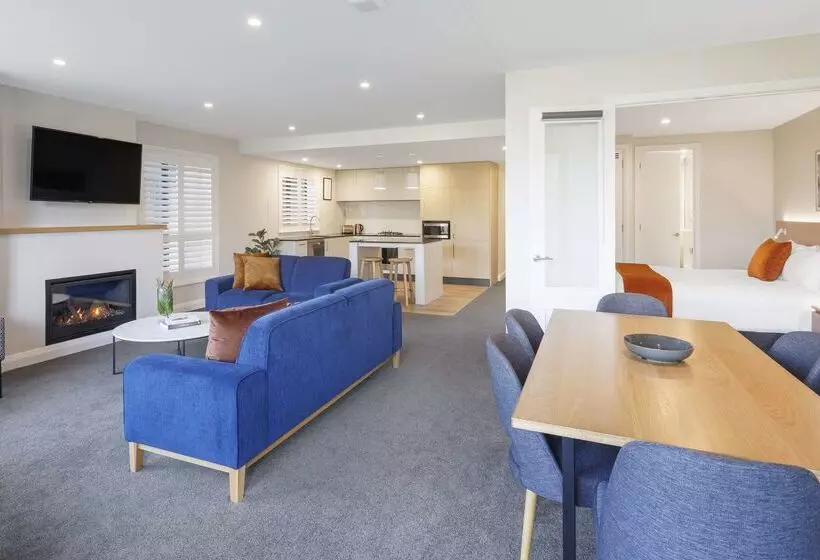 Отель Oaks Queenstown Shores Resort