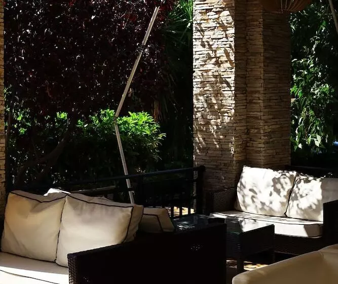 בית מלון כפרי Rapos Resort