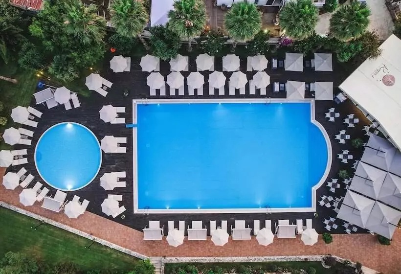 בית מלון כפרי Rapos Resort