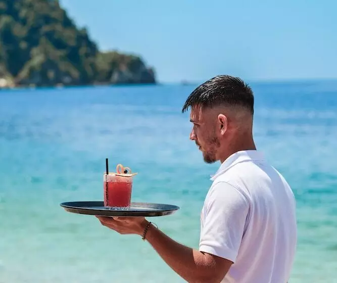 בית מלון כפרי Rapos Resort