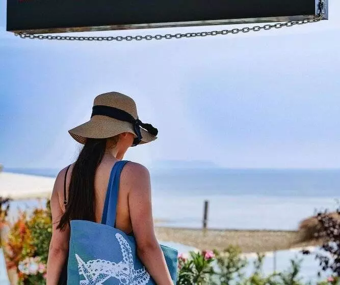 בית מלון כפרי Rapos Resort