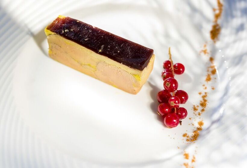 Отель Hôtel Spa Du Beryl St Brévin L Océan