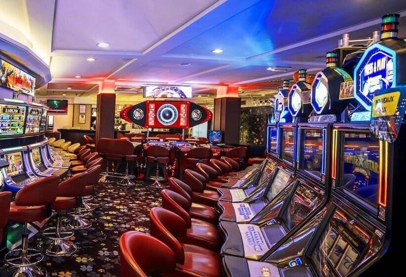 Отель Hôtel Spa Du Beryl St Brévin L Océan