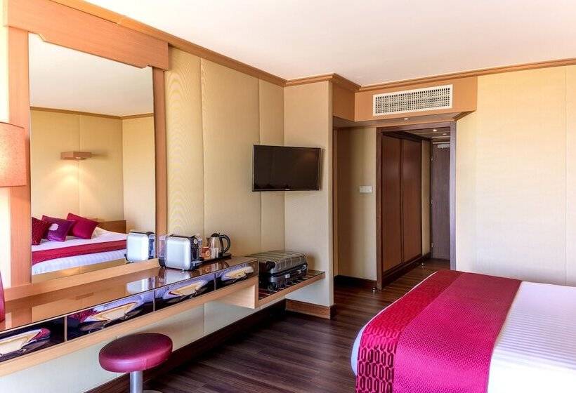 Отель Hôtel Spa Du Beryl St Brévin L Océan