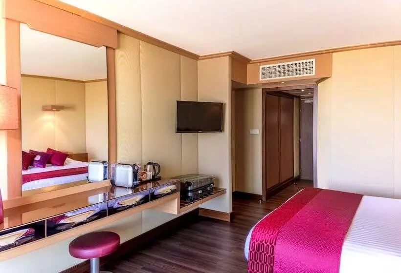 Отель Hôtel Spa Du Beryl St Brévin L Océan