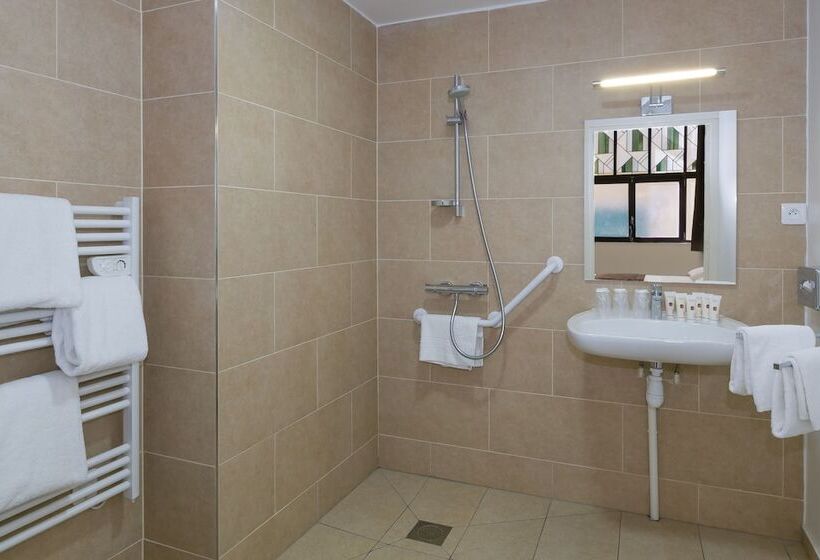 فندق Foch Nancy Gare