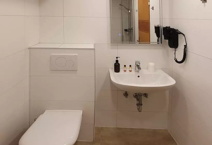 هتل Rheinmetropole