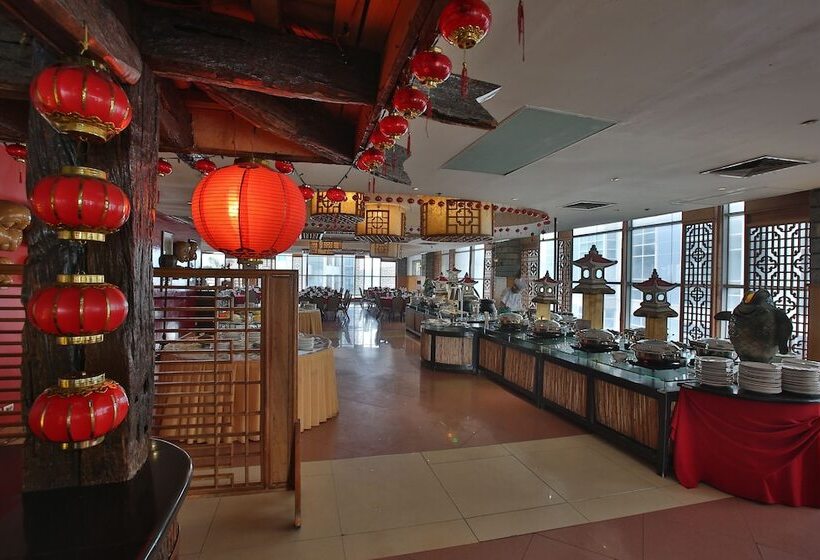 Crown Regency Hotel And Towers