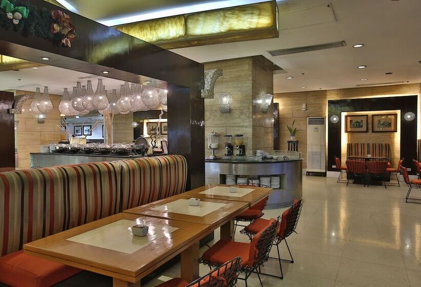 Crown Regency Hotel And Towers