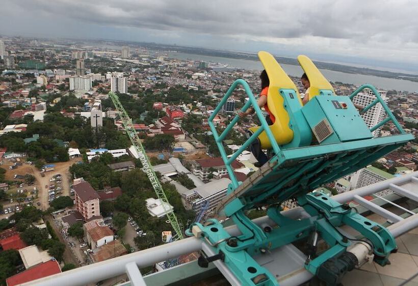 Crown Regency Hotel And Towers