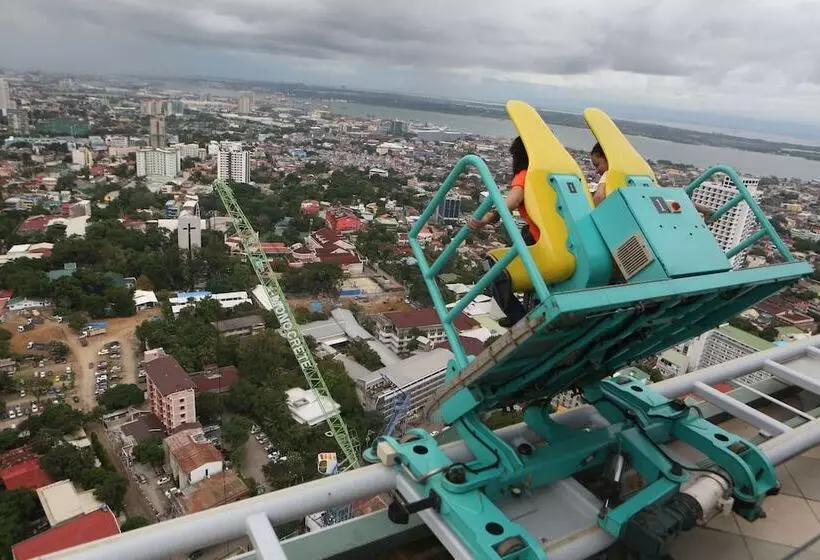 Crown Regency Hotel And Towers