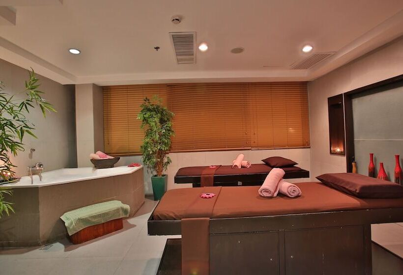 Crown Regency Hotel And Towers