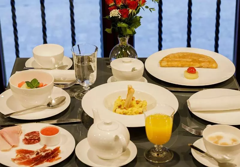 هتل Eme Catedral Mercer