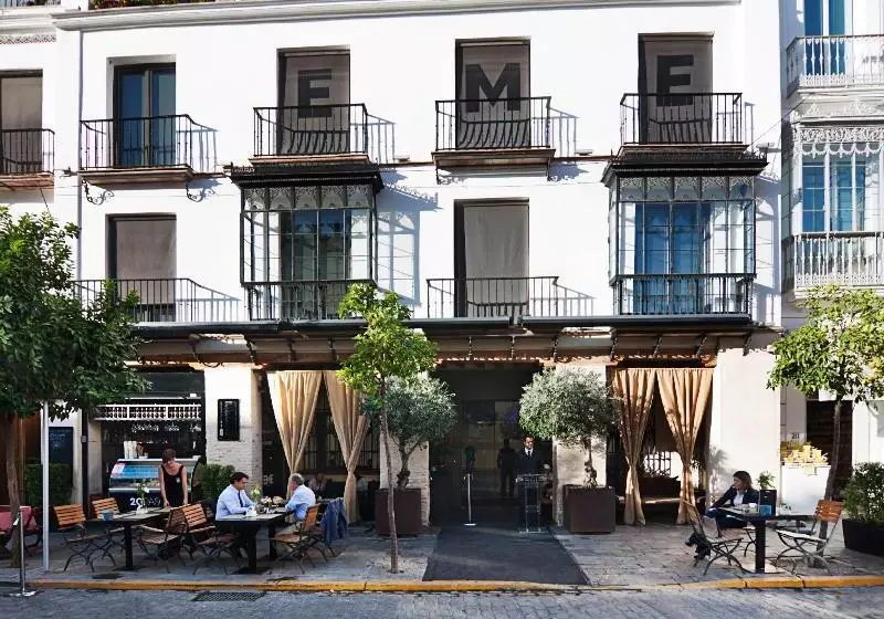 هتل Eme Catedral Mercer