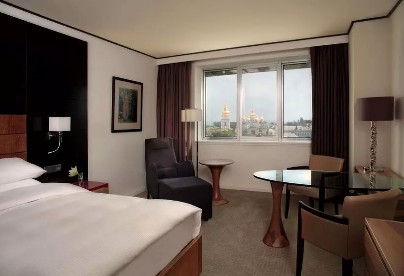 هتل Hyatt Regency Kyiv