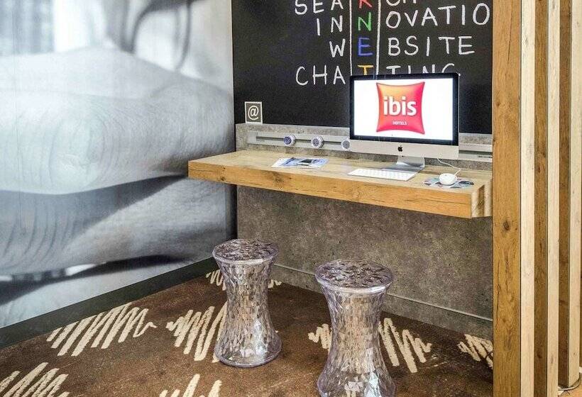 ホテル Ibis Cannes Mandelieu