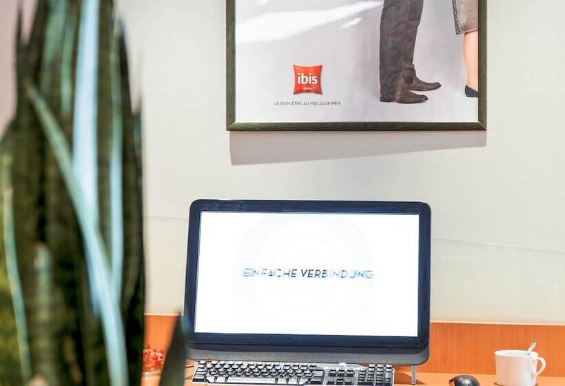 ホテル Ibis Cannes Mandelieu