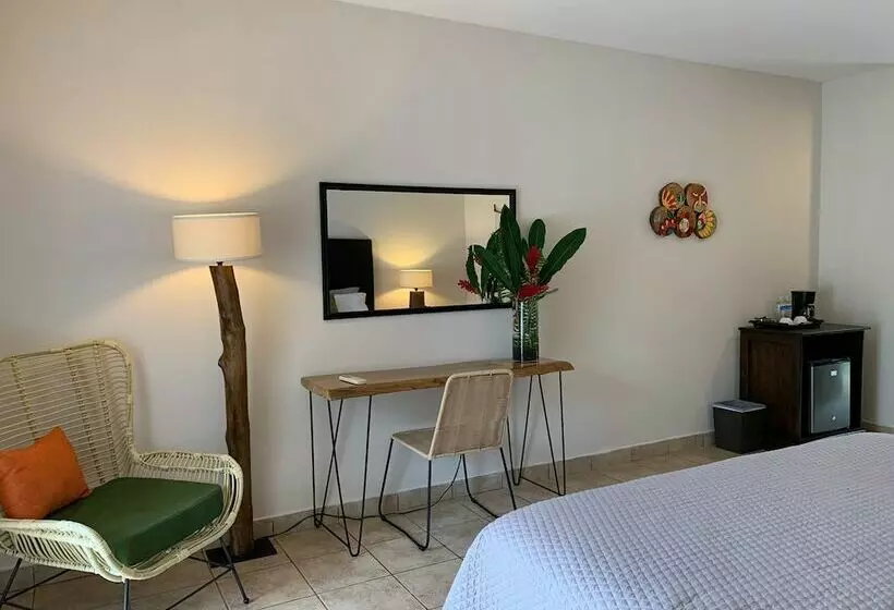 Отель Natural Lodge Caño Negro