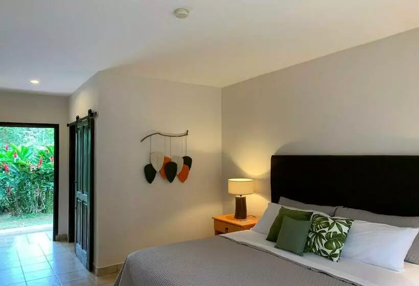 Отель Natural Lodge Caño Negro