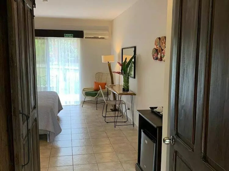 Отель Natural Lodge Caño Negro