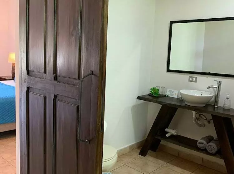 Отель Natural Lodge Caño Negro