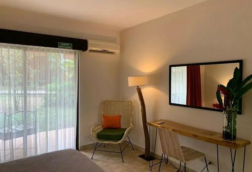 Отель Natural Lodge Caño Negro