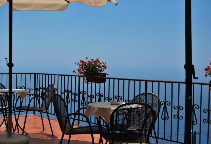 Отель Nido Degli Dei