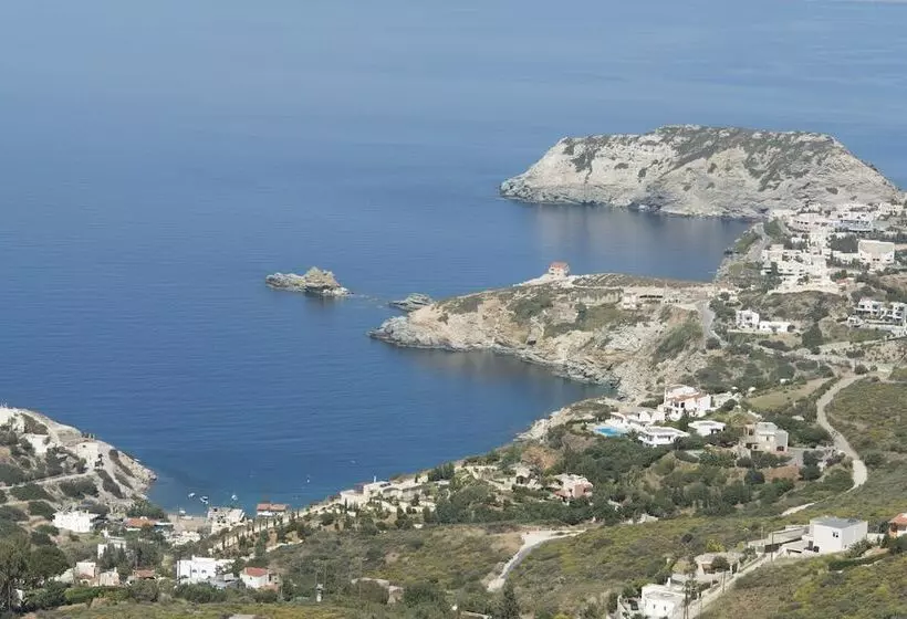 ホテル Nymphes Luxury Apartments