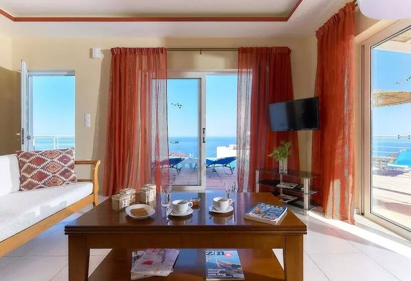 ホテル Nymphes Luxury Apartments