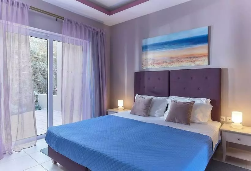 ホテル Nymphes Luxury Apartments