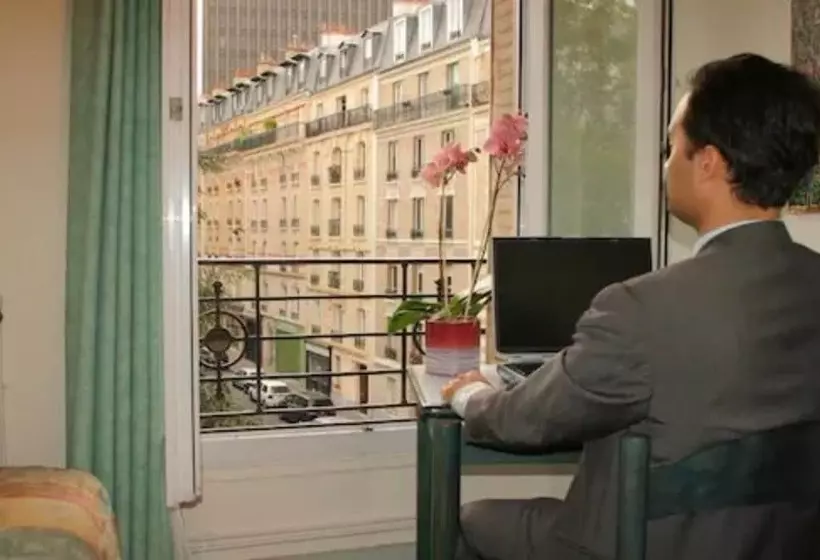 هتل Printania Porte De Versailles