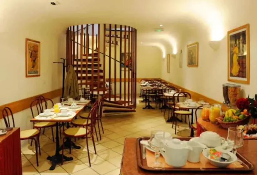 هتل Printania Porte De Versailles