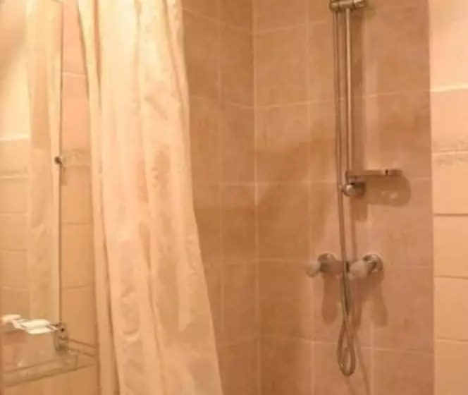 هتل Printania Porte De Versailles