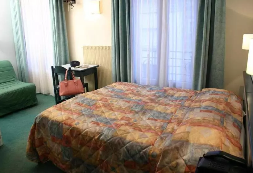 هتل Printania Porte De Versailles