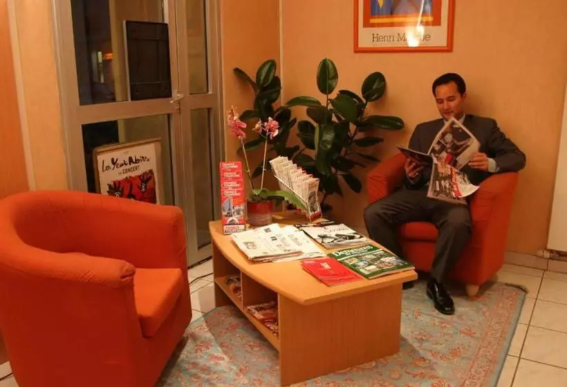 هتل Printania Porte De Versailles