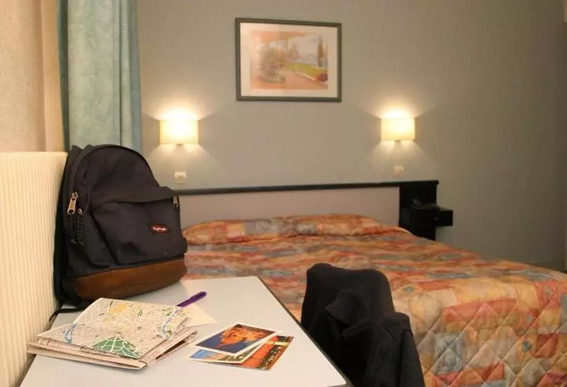 هتل Printania Porte De Versailles