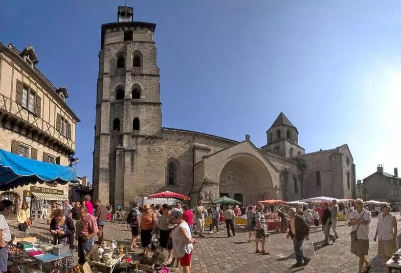 Отель Contact Hôtel Le Relais De Vellinus