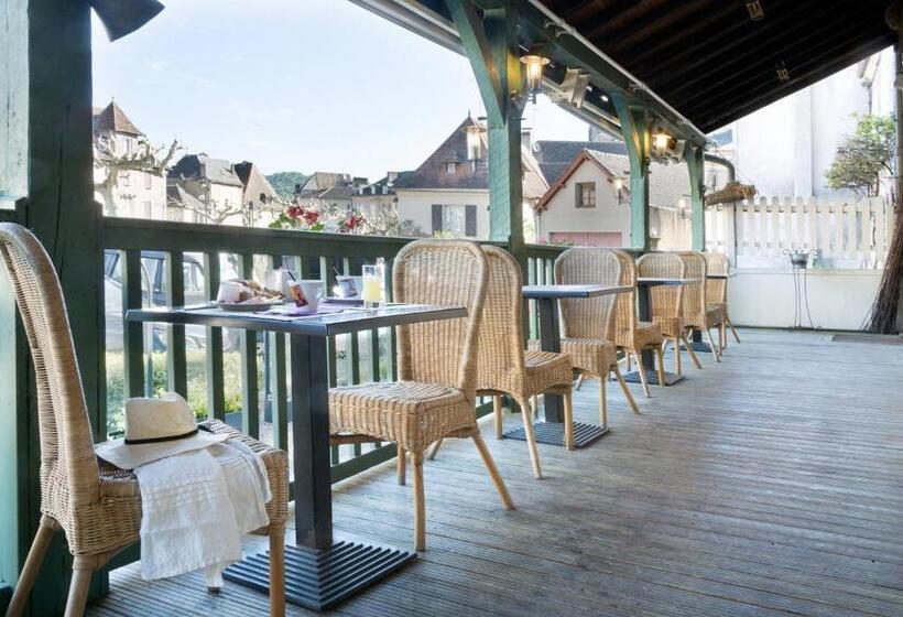 Отель Contact Hôtel Le Relais De Vellinus