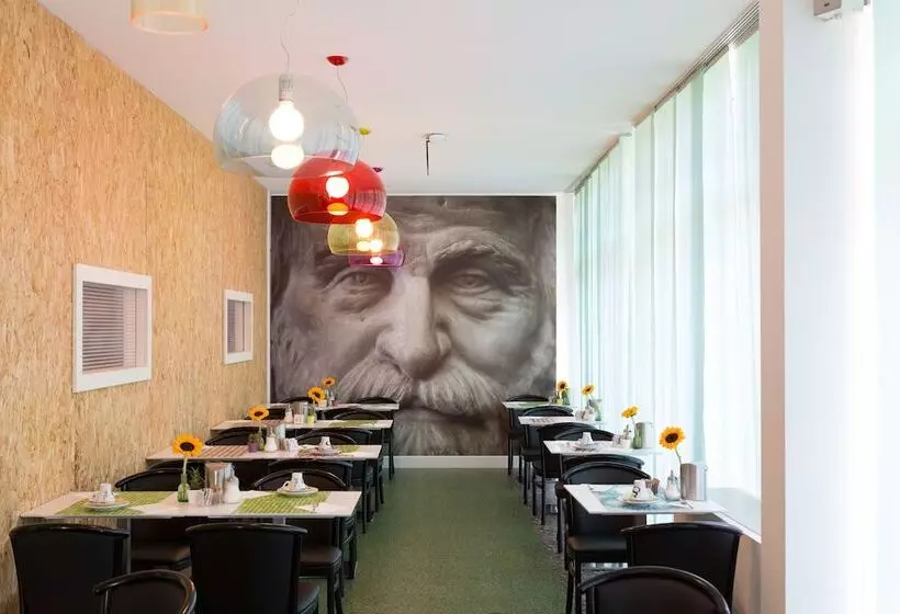 בית מלון כפרי S Campus