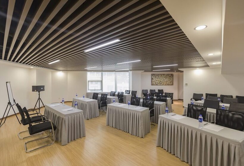 Отель Springdale Serviced Residence