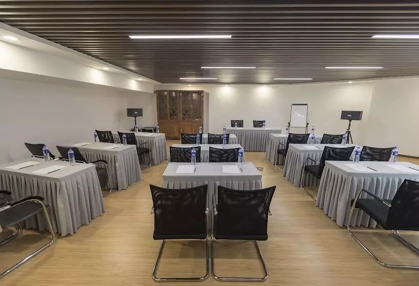 酒店 Springdale Serviced Residence