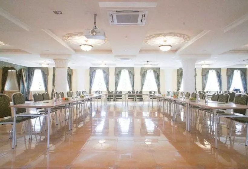 Отель Suleiman Palace