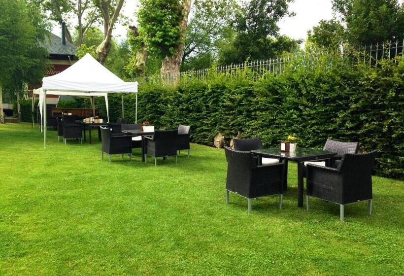 هتل Villa Paulita