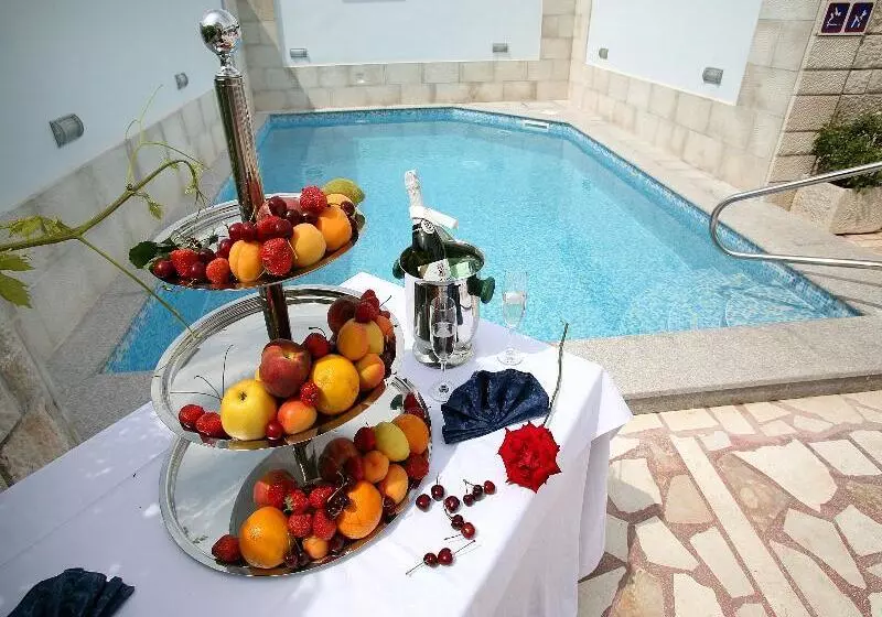 Hotelli Villa Rustica Dalmatia Apartments