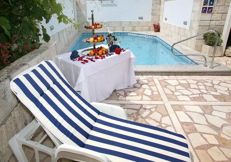 Hotelli Villa Rustica Dalmatia Apartments