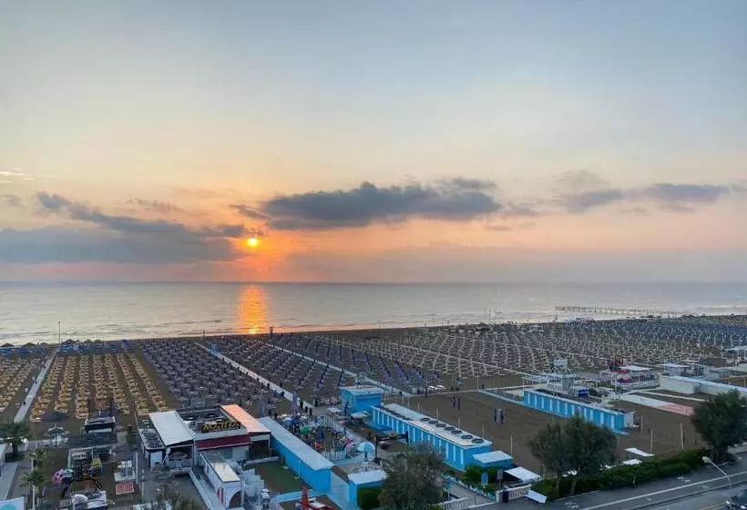 هتل Audi Frontemare