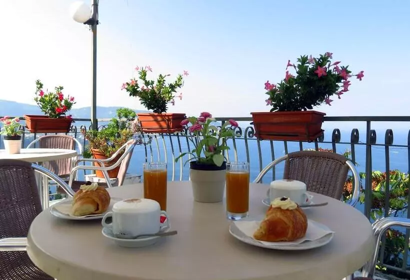 ホテル Baia Serena